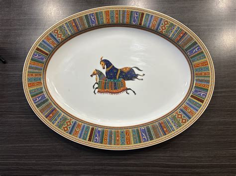 vaisselles hermes|Hermes serving dishes.